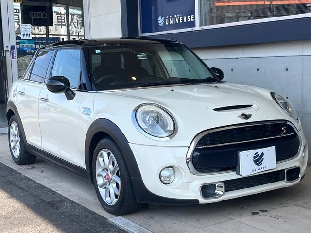 �������t�т̕ۏ؂̑��A���S�̍Œ�3�N�E���s�������ۏ�(�L��)�����p�ӁB�A���Ԃ����S���Ă��y���݂���������l�A�ۏؓ��e���[���͂������A�����_��&�I�C�������⃍�[�h�T�[�r�X���t�т��Ă���܂��B