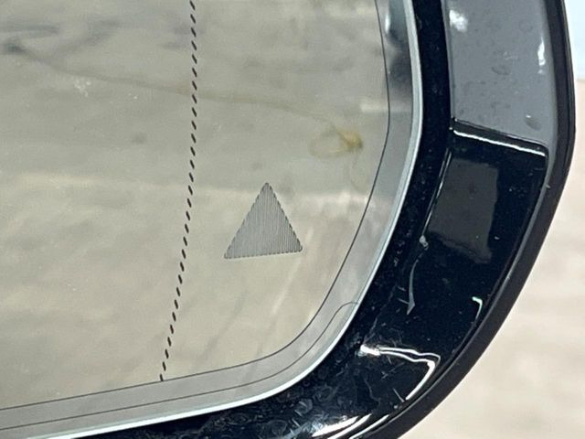 ���u���C���h�A�V�X�g�Z���T�[:���p����̎Ԃ����m���A�h���C�o�[���Ԑ��ύX���s���ۂɁA�x�����Ƌ��ɒ��ӂ𑣂��Ă������S�x���@�\�ł�!