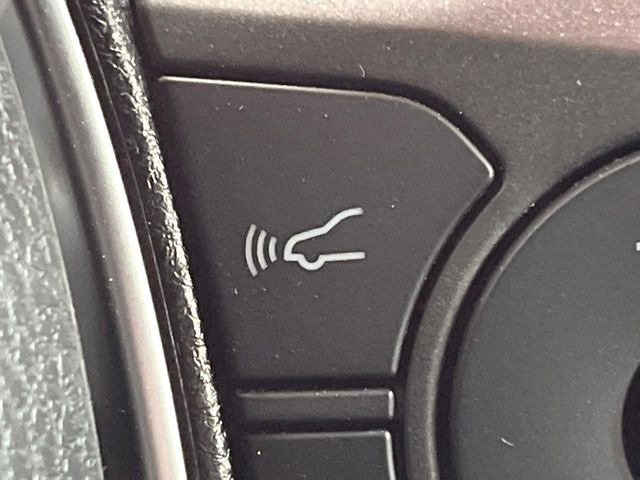 �y�v���N���b�V���Z�[�t�e�B�z�O���̎ԗ��������m���A�Փ˂������Ȏ��͌x��Œ��ӂ𑣂��A�u���[�L�𓥂ޗ͂��T�|�[�g�B�u���[�L�𓥂߂Ȃ������ꍇ�͏Փ˔�Q�y���u���[�L���쓮�A�Փˉ�����T�|�[�g���܂��B