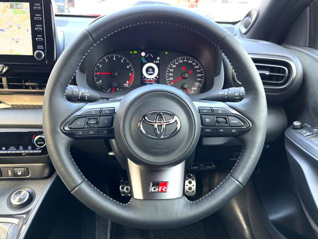 �y�����v�����X�e�A�����O�z�㎿�Ȋv���g�p���邱�ƂŁA��ɂ����������݂ƂĂ��^�]���₷���n���h���ł���