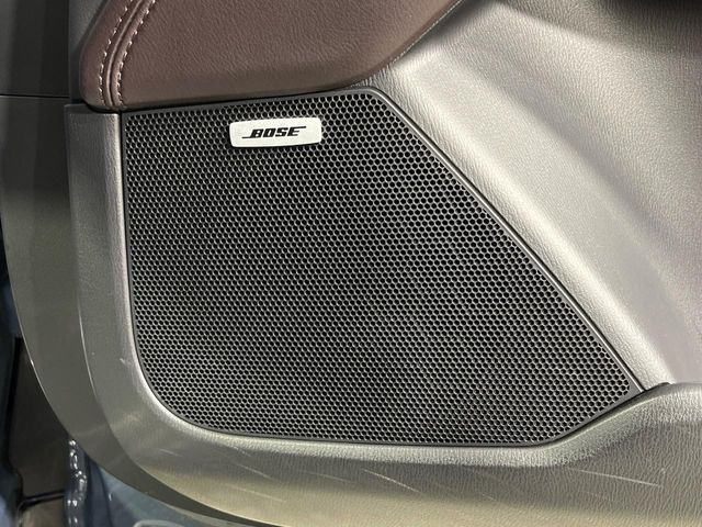 �yBOSE�T�E���h�V�X�e���z���[�J�[�I�v�V�����̍��i�ʃT�E���h�V�X�e���𓋍ځB��p�̃`���[�j���O���{���ꂽ�召�l�X�ȃX�s�[�J�[����ǎ��ȃT�E���h���t�ł��A�Տꊴ���ӂ�鉹����Ԃ����o���܂��B