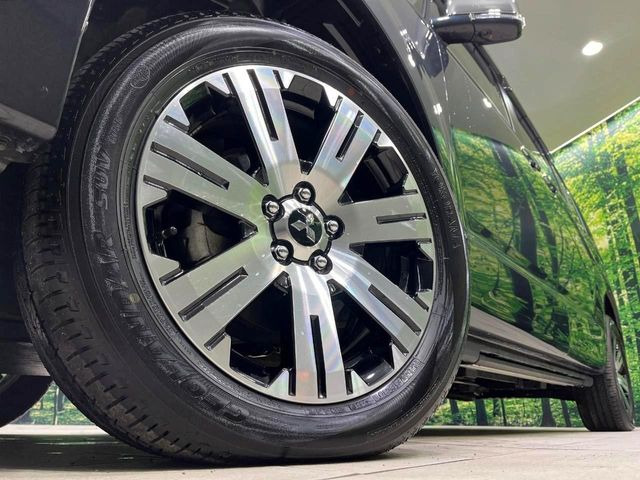 �y����18�C���`�A���~�z�C�[���z�O�ςɃ}�b�`���������A���~�z�C�[���𑕒����Ă���܂��B�e��ЊO�A���~�z�C�[����A�X�^�b�h���X�^�C�����戵�����Ă���܂��B���񂲑��k����������