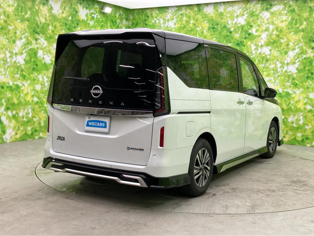 セレナ1.4 e-POWER ハイウェイスターV