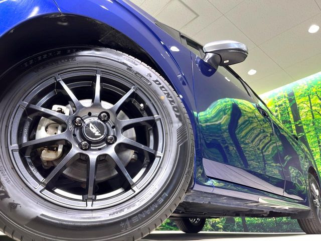 �y15�C���`�A���~�z�C�[���z�O�ςɃ}�b�`�����A���~�z�C�[���𑕒����Ă���܂��B�e��A���~�z�C�[����A�X�^�b�h���X�^�C�����戵�����Ă���܂��B���񂲑��k����������