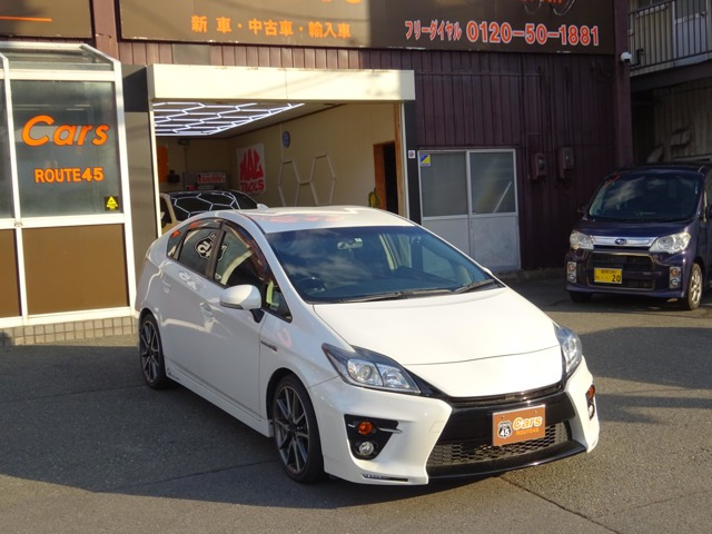 プリウス1.8 S ツーリングセレクション G's