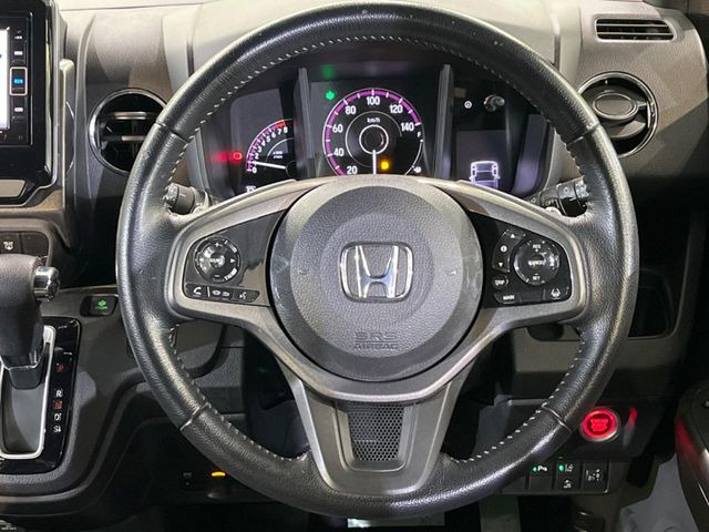 �y�����v�����X�e�A�����O�z�㎿�Ȋv���g�p���邱�ƂŁA��ɂ����������݂ƂĂ��^�]���₷���n���h���ł���