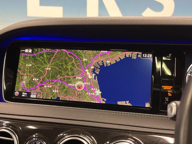 �������i�r:��̊��̂���i�r�́A����������ԓ������o���Ă���܂��B�I�[�f�B�I�@�\���[�����Ă���܂��̂ŁA�^�]�����y���߂܂���