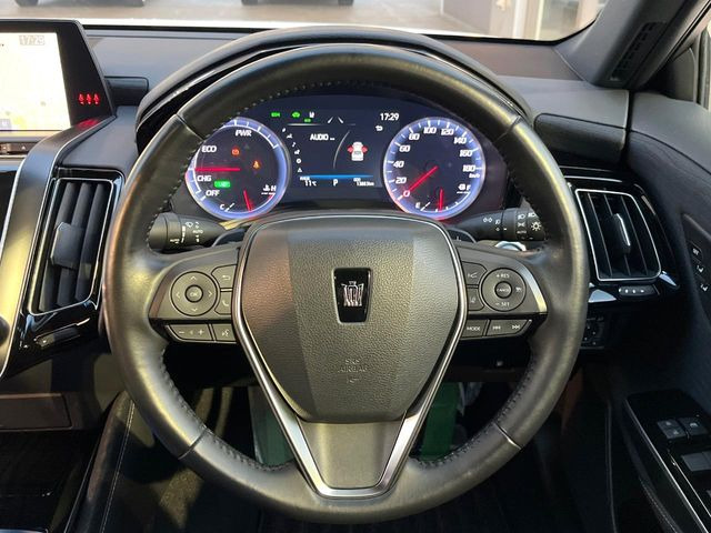 �y�����v�����X�e�A�����O�z�㎿�Ȋv���g�p���邱�ƂŁA��ɂ����������݂ƂĂ��^�]���₷���n���h���ł���