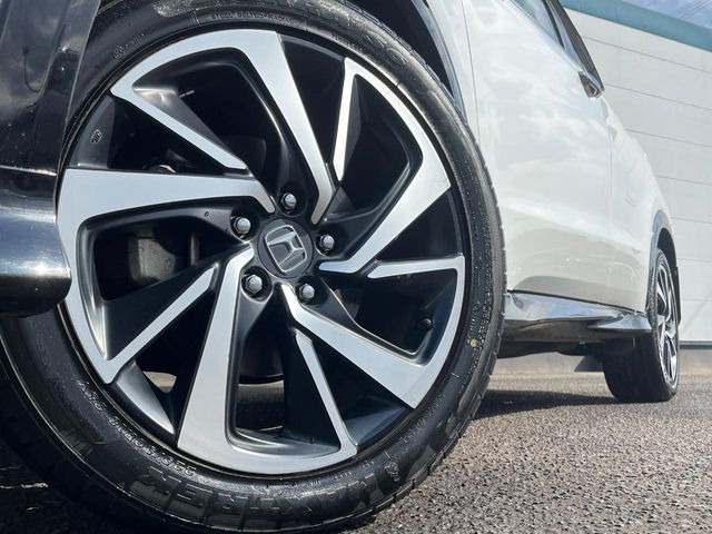 �y����18�C���`�A���~�z�C�[���z�O�ςɃ}�b�`���������A���~�z�C�[���𑕒����Ă���܂��B�e��ЊO�A���~�z�C�[����A�X�^�b�h���X�^�C�����戵�����Ă���܂��B���񂲑��k����������