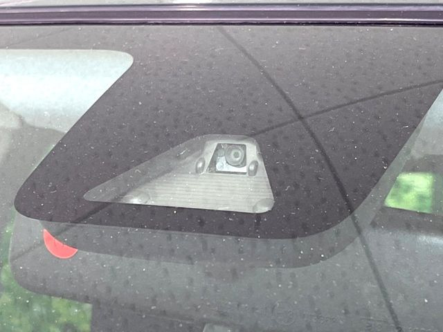 �y�X�}�[�g�A�V�X�g�z���s���ɑO���̎ԗ�����F�����A�Փ˂������Ȏ��͌x��ƃu���[�L�ŏՓˉ���Ɣ�Q�y�����A�V�X�g�B�����S�Ƀh���C�u�����y���݂��������܂��B