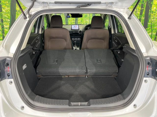 ���i�̂���������ʋ΁A���}���ɏ\���ȉ׎��X�y�[�X���m�ۂ��Ă���܂��B�Z�J���h�V�[�g��|���ƁA�傫�ȉו��̐ύڂ��\�ł���