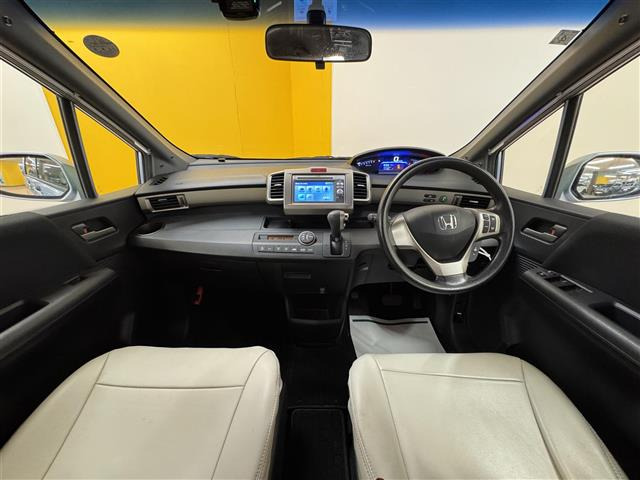 フリードスパイクハイブリッド1.5 ジャストセレクション