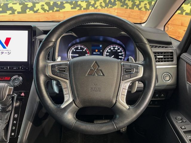 �y�����v�����X�e�A�����O�z�㎿�Ȋv���g�p���邱�ƂŁA��ɂ����������݂ƂĂ��^�]���₷���n���h���ł���