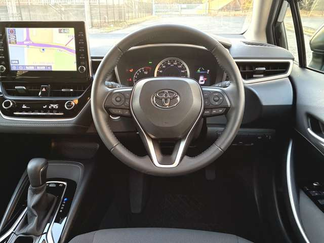 カローラツーリング1.8 ハイブリッド S