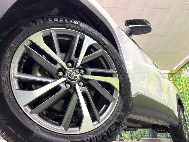 �y����18�C���`�A���~�z�C�[���z�O�ςɃ}�b�`���������A���~�z�C�[���𑕒����Ă���܂��B�e��ЊO�A���~�z�C�[����A�X�^�b�h���X�^�C�����戵�����Ă���܂��B���񂲑��k����������