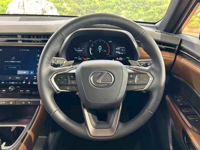 �y�����v�����X�e�A�����O�z�㎿�Ȋv���g�p���邱�ƂŁA��ɂ����������݂ƂĂ��^�]���₷���n���h���ł���