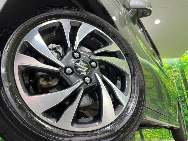 �y����15�C���`�A���~�z�C�[���z�O�ςɃ}�b�`���������A���~�z�C�[���𑕒����Ă���܂��B�e��ЊO�A���~�z�C�[����A�X�^�b�h���X�^�C�����戵�����Ă���܂��B���񂲑��k����������