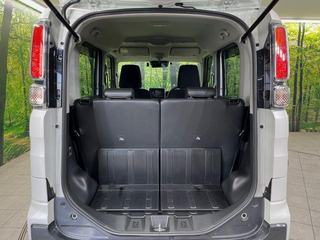 ���i�̂���������ʋ΁A���}���ɏ\���ȉ׎��X�y�[�X���m�ۂ��Ă���܂��B�Z�J���h�V�[�g��|���ƁA�傫�ȉו��̐ύڂ��\�ł���