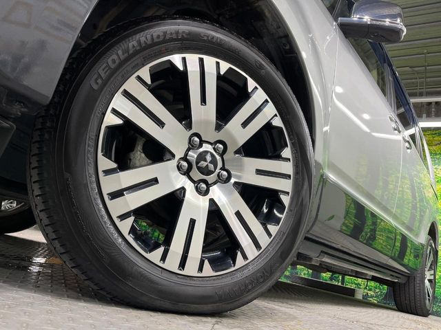 �y����18�C���`�A���~�z�C�[���z�O�ςɃ}�b�`���������A���~�z�C�[���𑕒����Ă���܂��B�e��ЊO�A���~�z�C�[����A�X�^�b�h���X�^�C�����戵�����Ă���܂��B���񂲑��k����������