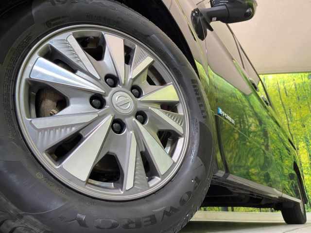 �y����15�C���`�A���~�z�C�[���z�O�ςɃ}�b�`���������A���~�z�C�[���𑕒����Ă���܂��B�e��ЊO�A���~�z�C�[����A�X�^�b�h���X�^�C�����戵�����Ă���܂��B���񂲑��k����������