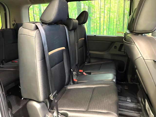 �Z�J���h�V�[�g�͒������������ƂȂ��Ă���A�X���C�h����ΒʘH�X�y�[�X���o��!�O��̈ړ����Ƃ��Ă��ȒP�ł���������A8����Ԏ������K�ȍ���S�n�̃V�[�g�ƂȂ��Ă��܂���