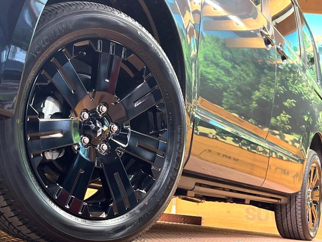 �y����18�C���`�A���~�z�C�[���z�O�ςɃ}�b�`���������A���~�z�C�[���𑕒����Ă���܂��B�e��ЊO�A���~�z�C�[����A�X�^�b�h���X�^�C�����戵�����Ă���܂��B���񂲑��k����������