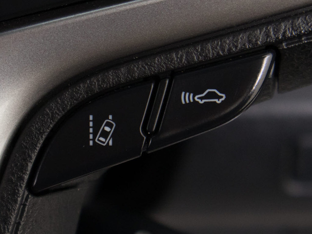 ���݊ԈႢ�h�~�@�\�C���e���W�F���g�N���A�����X�\�i�[!�O��4���A�v8�̃Z���T�[�ŏ�Q�������m���A�A�N�Z���ƃu���[�L�̓��݊ԈႢ�̍ۂɁA�Փ˔�Q�y���u���[�L�������܂��B