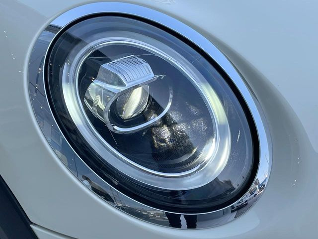 ��LED�w�b�h���C�g:��ԑ��s�����ǍD�Ȏ��E���m�ۂ����S���ĉ^�]�ł��鍂�P�xLED�w�b�h���C�g�𑕔�!�_�����x�������A����d�͂��}�����Ă��܂��B