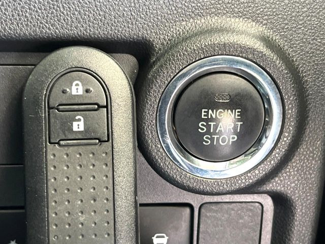 �y�L�[�t���[�V�X�e���z�J�o����|�P�b�g�ɓ��ꂽ�܂܂ł��h�A�̎{���E�������\�ȃX�}�[�g�L�[�𑕔��B�G���W���̃I���E�I�t�����J�M�����o���K�v����������Ƃ��Ă��֗��ł���