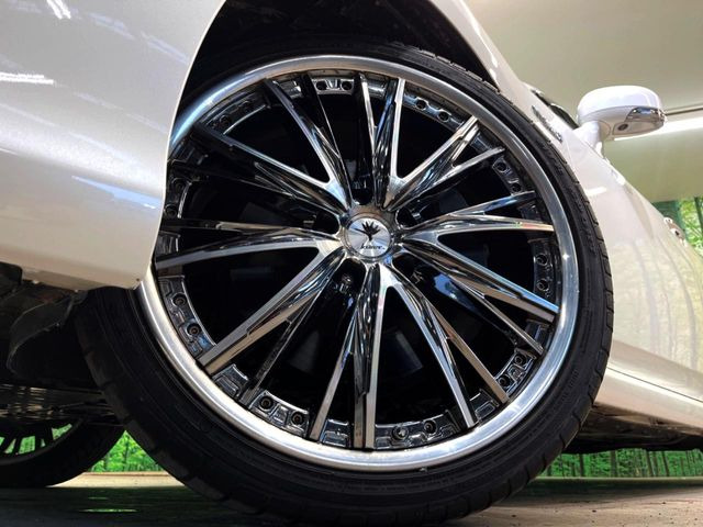 �y�A���~�z�C�[���z�O�ςɃ}�b�`�����A���~�z�C�[���𑕒����Ă���܂��B�e��A���~�z�C�[����A�X�^�b�h���X�^�C�����戵�����Ă���܂��B���񂲑��k����������