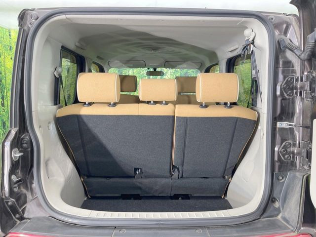 ���i�̂���������ʋ΁A���}���ɏ\���ȉ׎��X�y�[�X���m�ۂ��Ă���܂��B�Z�J���h�V�[�g��|���ƁA�傫�ȉו��̐ύڂ��\�ł���