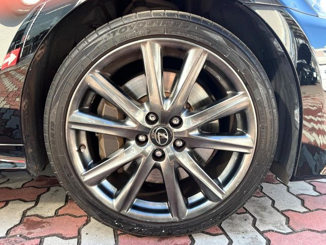 �y����19�C���`�A���~�z�C�[���z�O�ςɃ}�b�`���������A���~�z�C�[���𑕒����Ă���܂��B�e��ЊO�A���~�z�C�[����A�X�^�b�h���X�^�C�����戵�����Ă���܂��B���񂲑��k����������