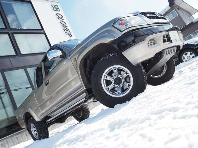 ���Ԃ̏�ԂŋC�ɂȂ镔�����������܂�����A���[���ɂČf�ڒ��ȊO�̉摜�⓮��������肷�邱�Ƃ��\�ł�!�J�[�Z���T�[�o�R�ɂĂ��₢���킹�������A���ڃ��[��:world_clovercars@yahoo.co.jp�܂ł��A����������