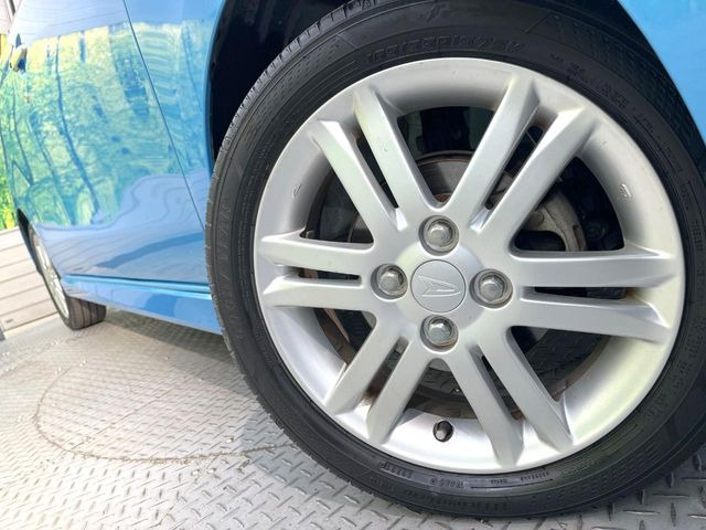 �y����15�C���`�A���~�z�C�[���z�O�ςɃ}�b�`���������A���~�z�C�[���𑕒����Ă���܂��B�e��ЊO�A���~�z�C�[����A�X�^�b�h���X�^�C�����戵�����Ă���܂��B���񂲑��k����������