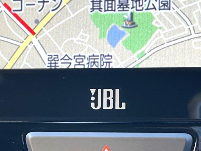 �yJBL�T�E���h�V�X�e���z���[�J�[�I�v�V�����̍��i�ʃT�E���h�V�X�e���𓋍ځB��p�̃`���[�j���O���{���ꂽ�召�l�X�ȃX�s�[�J�[����ǎ��ȃT�E���h���t�ł��A�Տꊴ���ӂ�鉹����Ԃ����o���܂��B