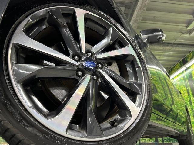 �y����18�C���`�A���~�z�C�[���z�O�ςɃ}�b�`���������A���~�z�C�[���𑕒����Ă���܂��B�e��ЊO�A���~�z�C�[����A�X�^�b�h���X�^�C�����戵�����Ă���܂��B���񂲑��k����������