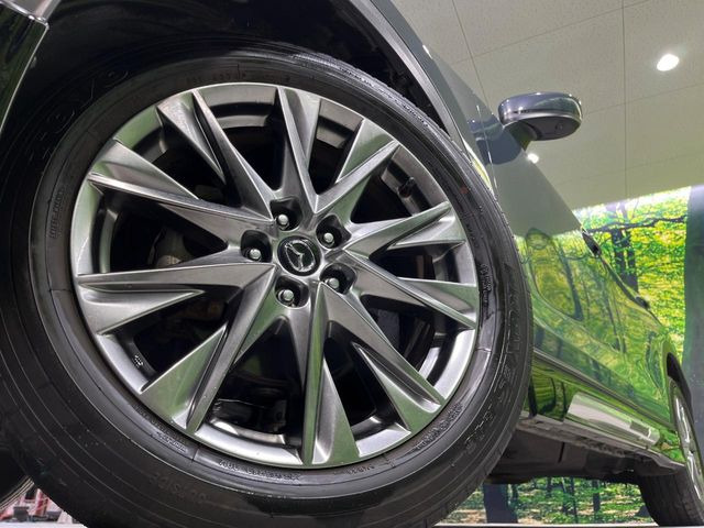 �y����19�C���`�A���~�z�C�[���z�O�ςɃ}�b�`���������A���~�z�C�[���𑕒����Ă���܂��B�e��ЊO�A���~�z�C�[����A�X�^�b�h���X�^�C�����戵�����Ă���܂��B���񂲑��k����������