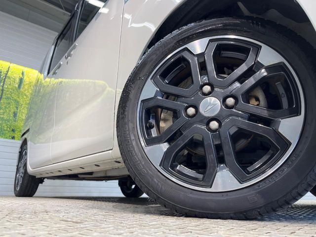 �y����15�C���`�A���~�z�C�[���z�O�ςɃ}�b�`���������A���~�z�C�[���𑕒����Ă���܂��B�e��ЊO�A���~�z�C�[����A�X�^�b�h���X�^�C�����戵�����Ă���܂��B���񂲑��k����������