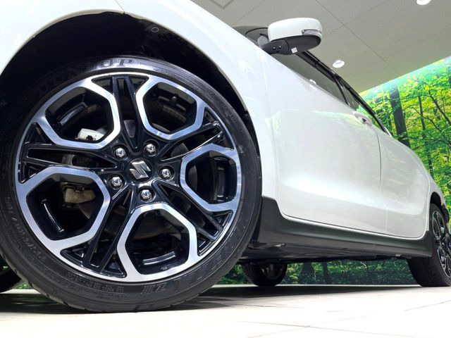 �y����17�C���`�A���~�z�C�[���z�O�ςɃ}�b�`���������A���~�z�C�[���𑕒����Ă���܂��B�e��ЊO�A���~�z�C�[����A�X�^�b�h���X�^�C�����戵�����Ă���܂��B���񂲑��k����������