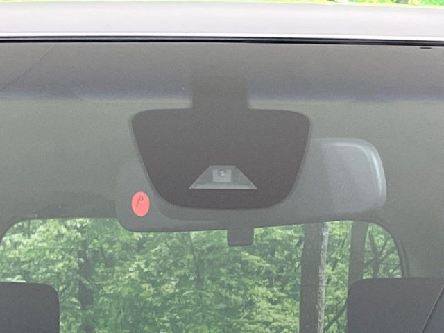 �y�G�}�[�W�F���V�[�u���[�L�z���s���ɑO���̎ԗ�����F�����A�Փ˂������Ȏ��͌x��ƃu���[�L�ŏՓˉ���Ɣ�Q�y�����A�V�X�g�B�����S�Ƀh���C�u�����y���݂��������܂��B