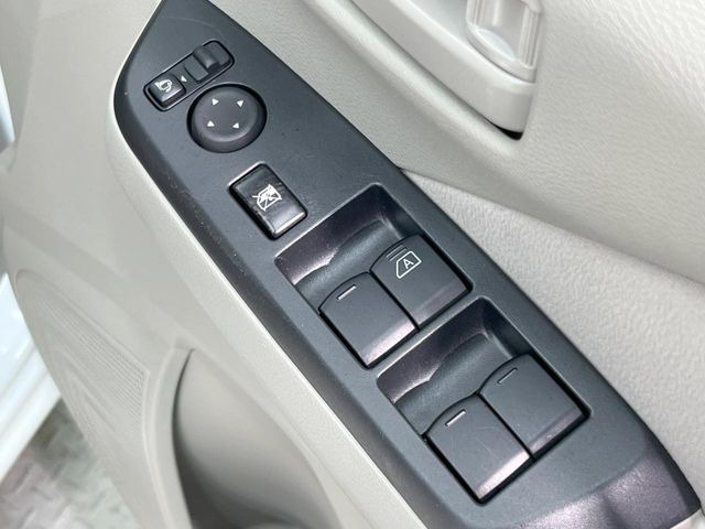 �y�d���i�[�~���[�z�T�C�h�~���[�͓d���i�[���ƂȂ��Ă���A�������ԏ�ł��L�Y�������X�N��}�����܂��B