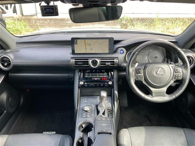 IS300h バージョンL