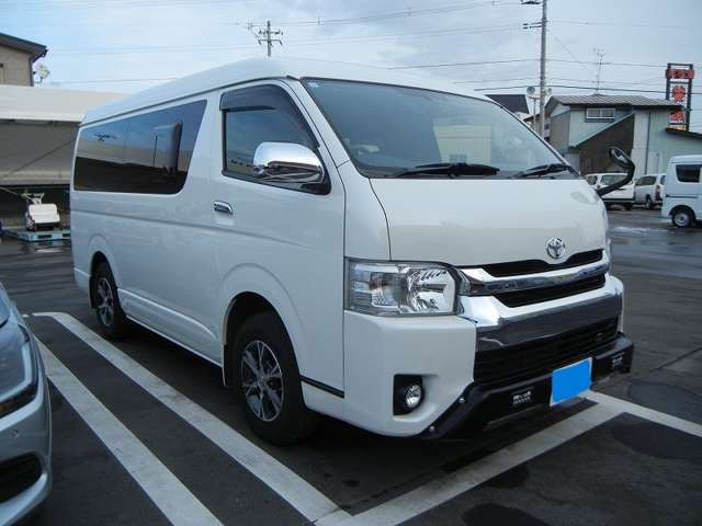 ハイエースキャンピング