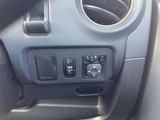 �ׂ����X�C�b�`��@�\�Ɋւ��Ă͒��J�ɐ��������Ă��������܂��B