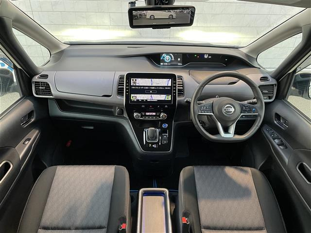 セレナ1.2 e-POWER ハイウェイスターV アーバンクロム