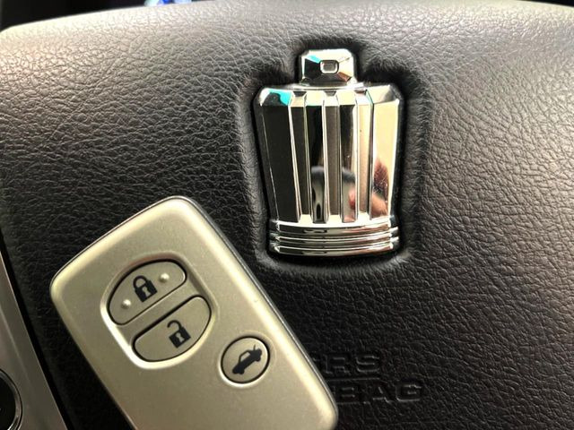 �y�X�}�[�g�L�[�z�J�o����|�P�b�g�ɓ��ꂽ�܂܂ł��h�A�̎{���E�������\�ȃX�}�[�g�L�[�𑕔��B�G���W���̃I���E�I�t�����J�M�����o���K�v����������Ƃ��Ă��֗��ł���