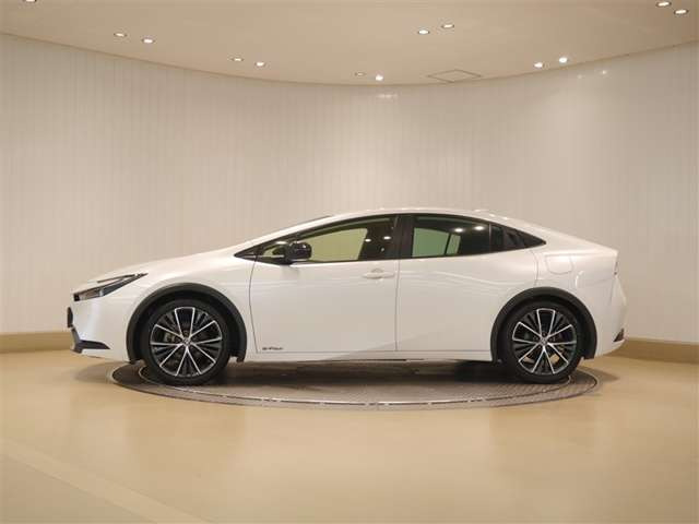 プリウス2.0 G E-Four 4WD