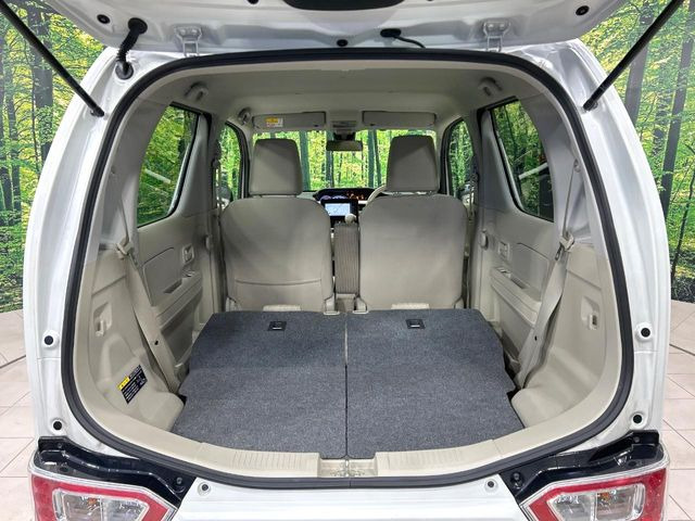 ���i�̂���������ʋ΁A���}���ɏ\���ȉ׎��X�y�[�X���m�ۂ��Ă���܂��B�Z�J���h�V�[�g��|���ƁA�傫�ȉו��̐ύڂ��\�ł���