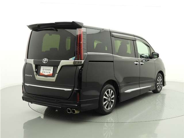 エスクァイア2.0 Gi プレミアムパッケージ ブラックテイラード