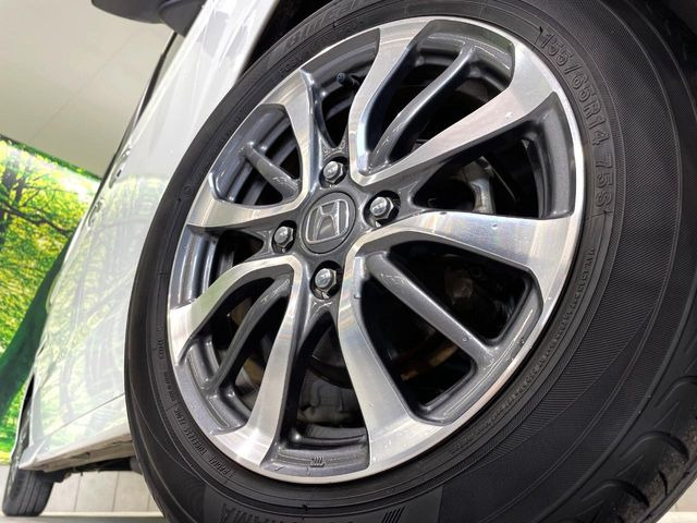 �y����14�C���`�A���~�z�C�[���z�O�ςɃ}�b�`���������A���~�z�C�[���𑕒����Ă���܂��B�e��ЊO�A���~�z�C�[����A�X�^�b�h���X�^�C�����戵�����Ă���܂��B���񂲑��k����������